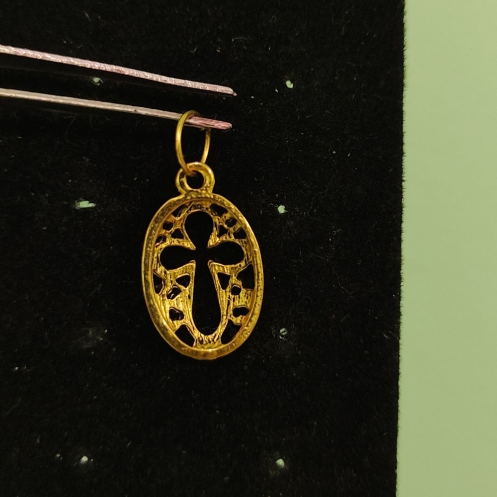 Cross pendant - Picture 3 of 3